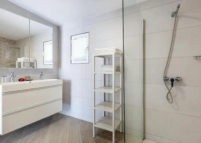 Вілла Stunning Mila In Madronal, Heated Pool *