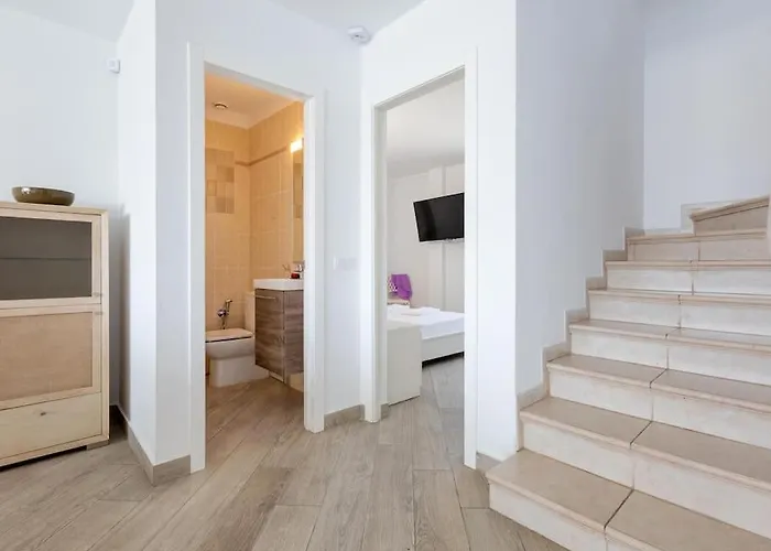 Stunning Mila In Madronal, Heated Pool Вілла