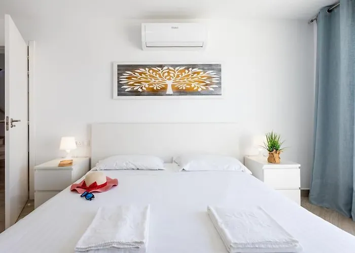 Stunning Mila In Madronal, Heated Pool Вілла *