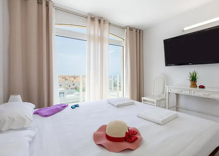 Stunning Mila In Madronal, Heated Pool * Адехе