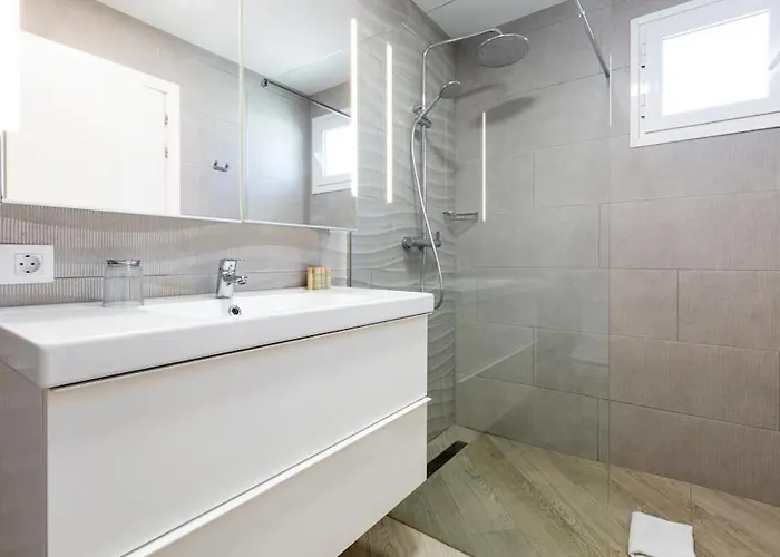 Вілла Stunning Mila In Madronal, Heated Pool *