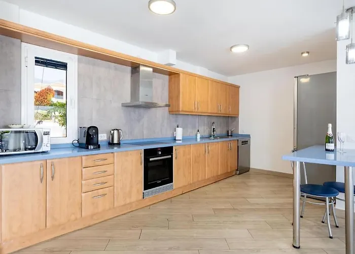 Villa Stunning Mila In Madronal, Heated Pool *