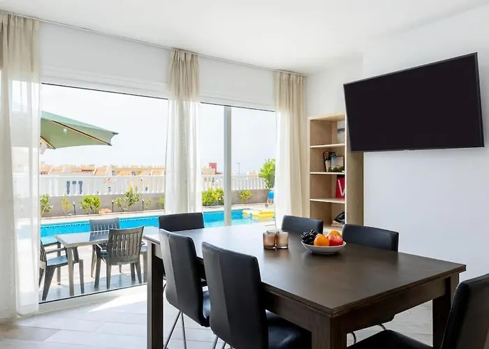 Villa Stunning Mila In Madronal, Heated Pool Costa Adeje (Tenerife)