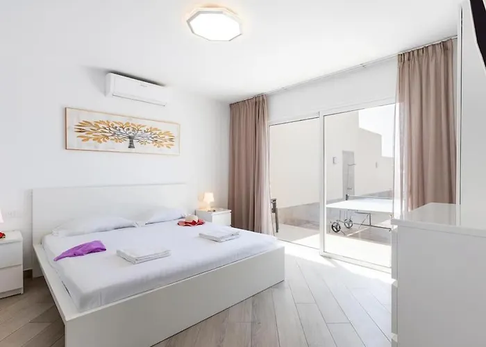 Villa Stunning Mila In Madronal, Heated Pool