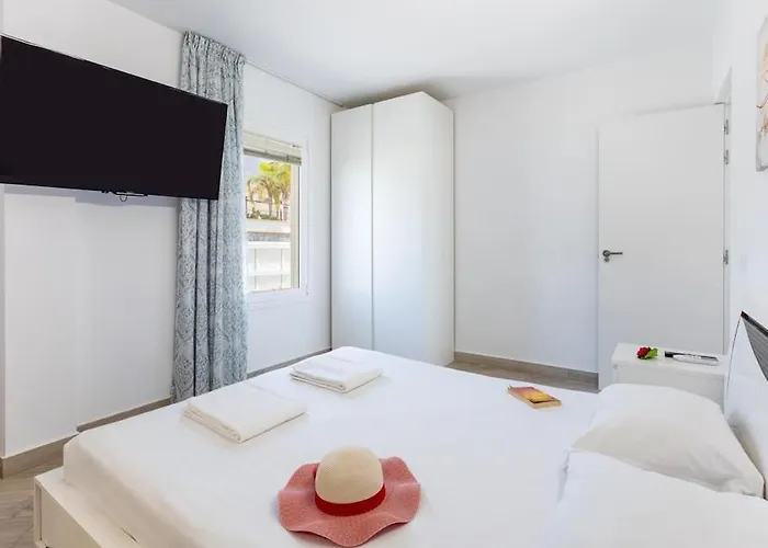 Stunning Mila In Madronal, Heated Pool Villa Costa Adeje (Tenerife)